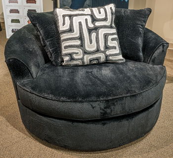 Ellery-Park - Oversized Swivel Accent Chair - Onyx