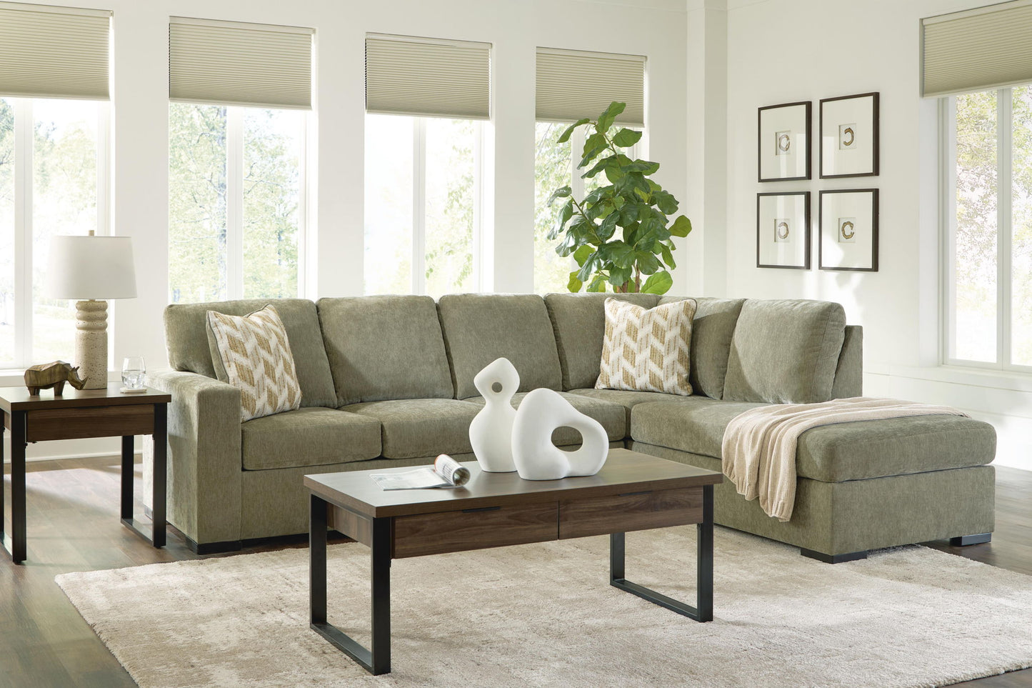 MaKaylen - Sectional