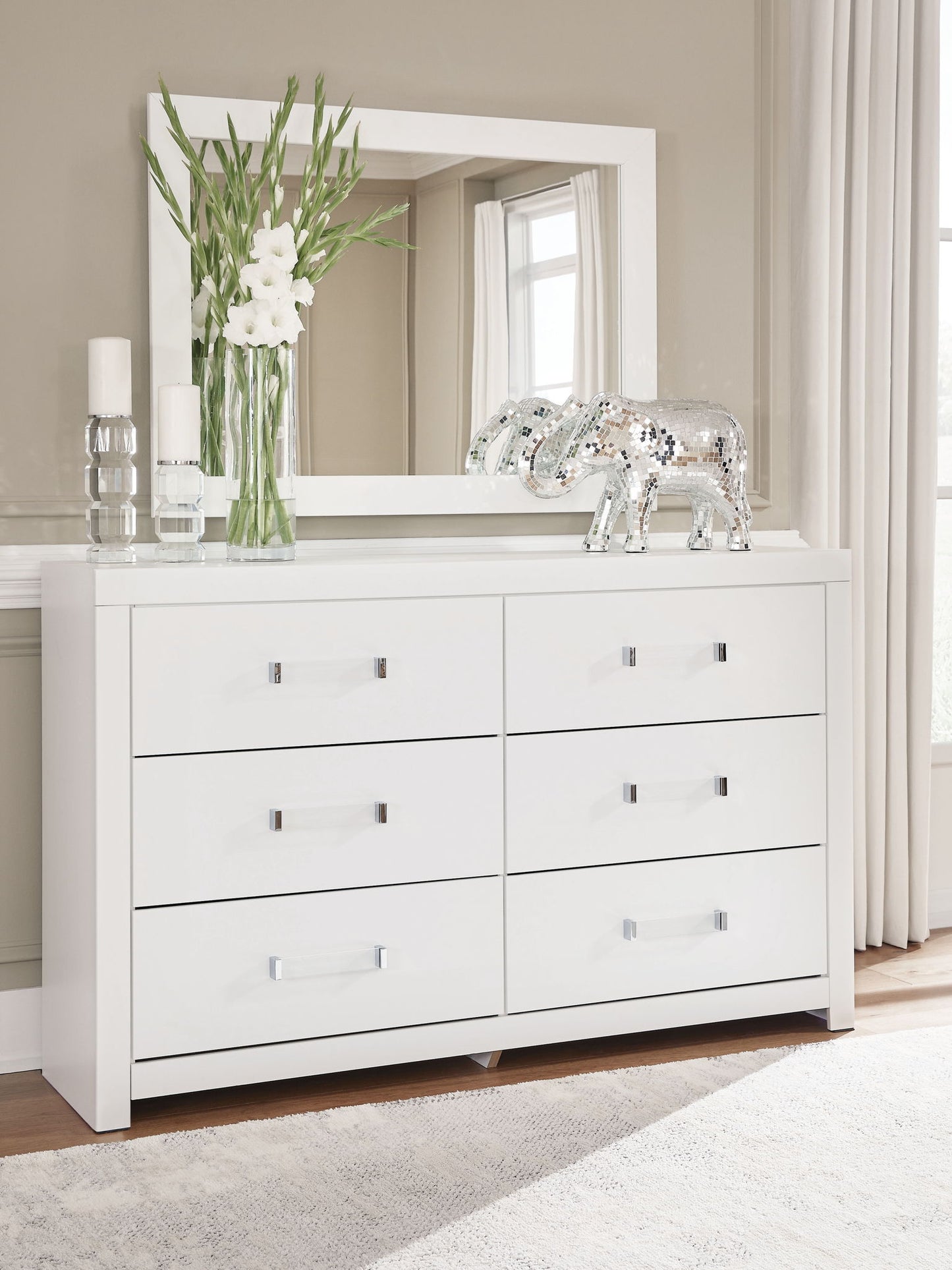 Raechalla - Six Drawer Dresser
