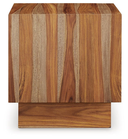 Dressonni - Square End Table - Brown