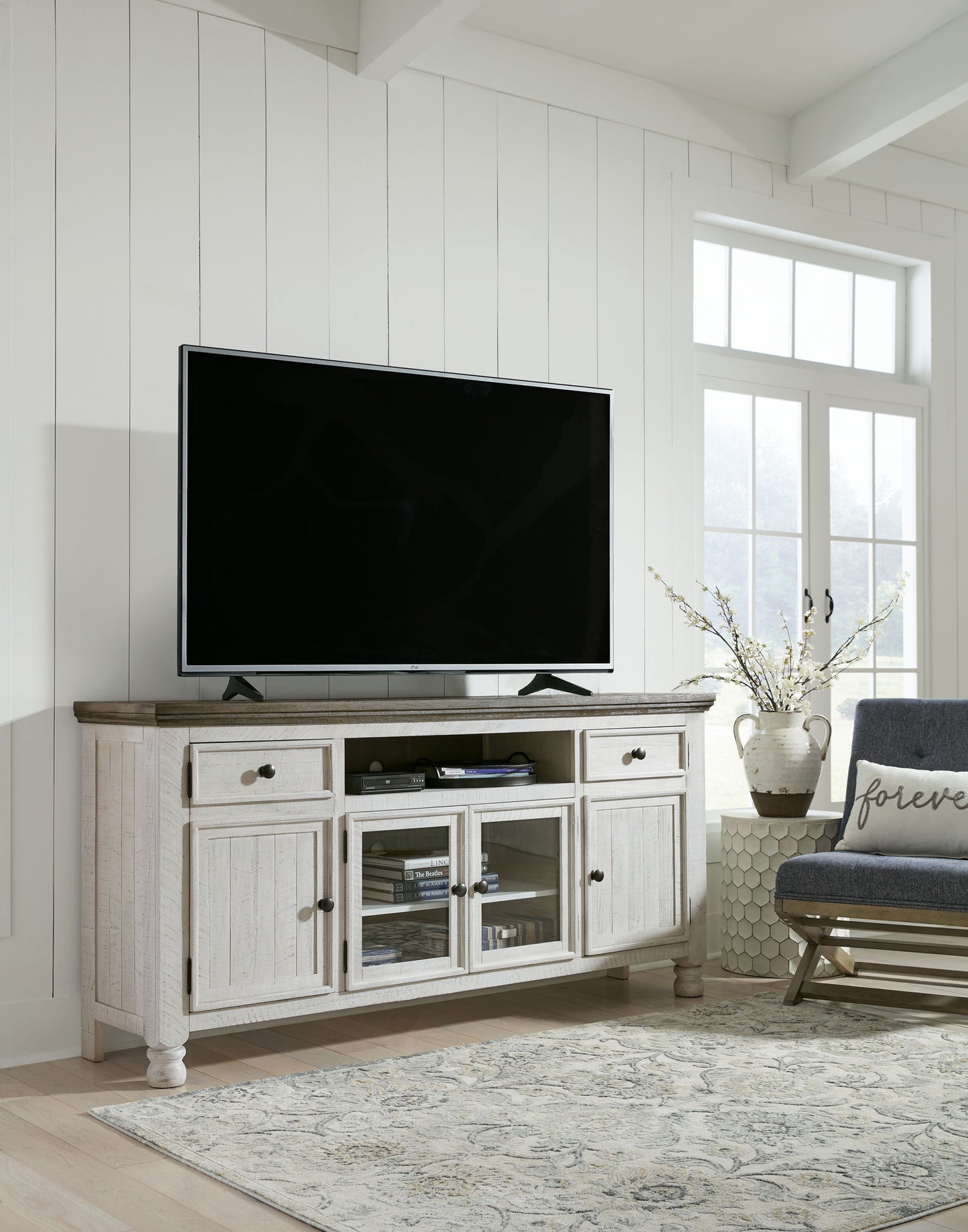 Havalance - Extra Large TV Stand - 4 Doors - Brown / Beige