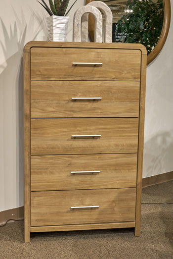 Dovander - Five Drawer Chest - Warm Natural Brown