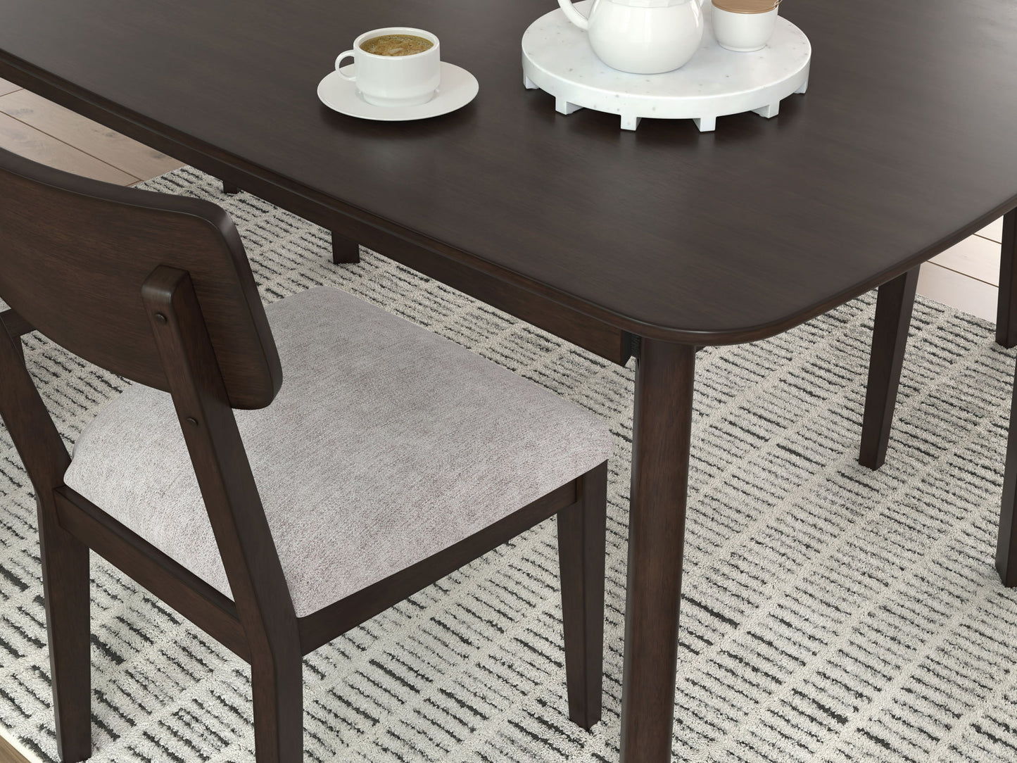 Dantenton - Dining Room Table Set (Set of 5) - Merlot